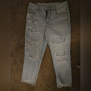 American Eagle Light Wash Mom Jeans Distressed 10 EUC